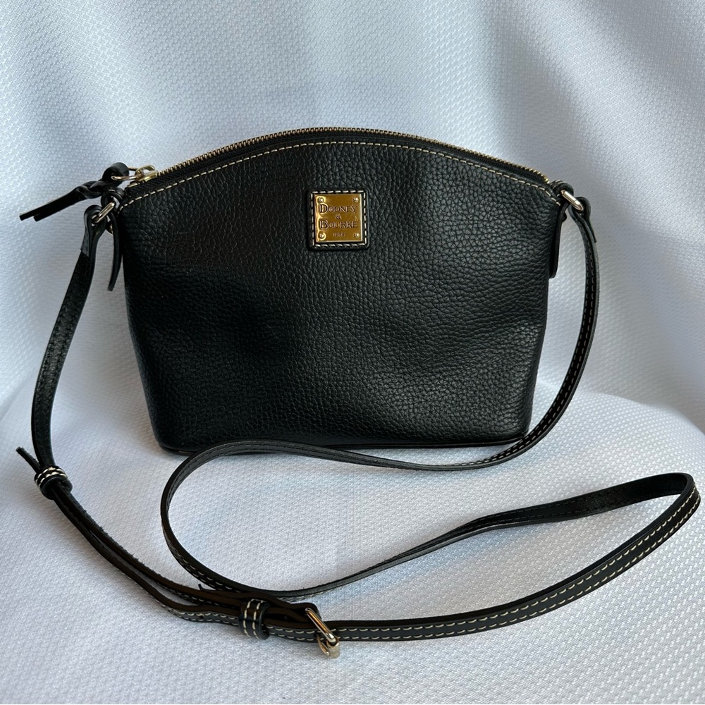 Dooney & Bourke Black Pebbled Leather Crossbody - excellent pre-owned condition